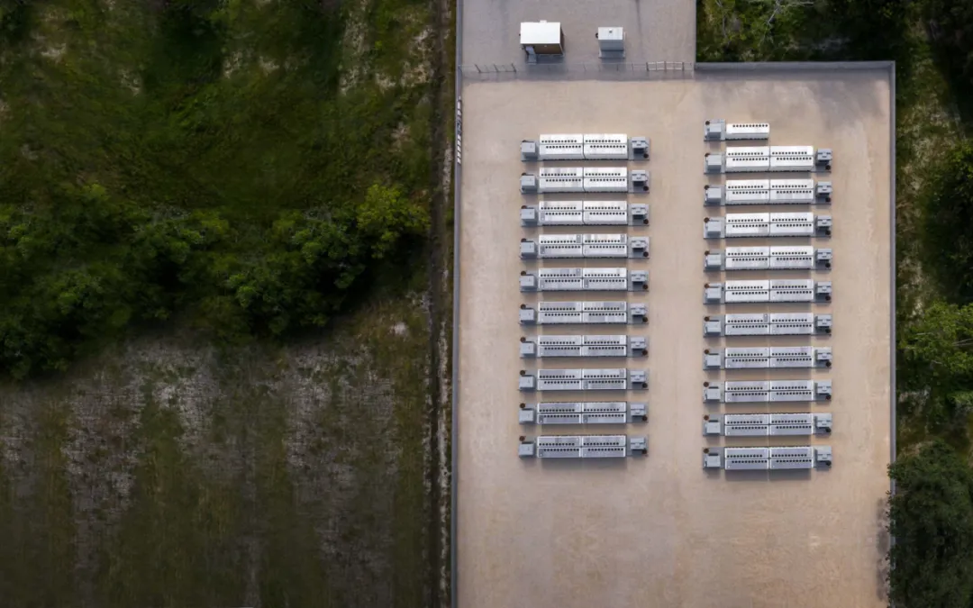 特斯拉十周年(nián)：上(shàng)海(hǎi)儲能(néng)超級工(gōng)廠(chǎng)開(kāi)工(gōng)，規劃年(nián)産1萬台商用(yòng)儲能(néng)電(diàn)池